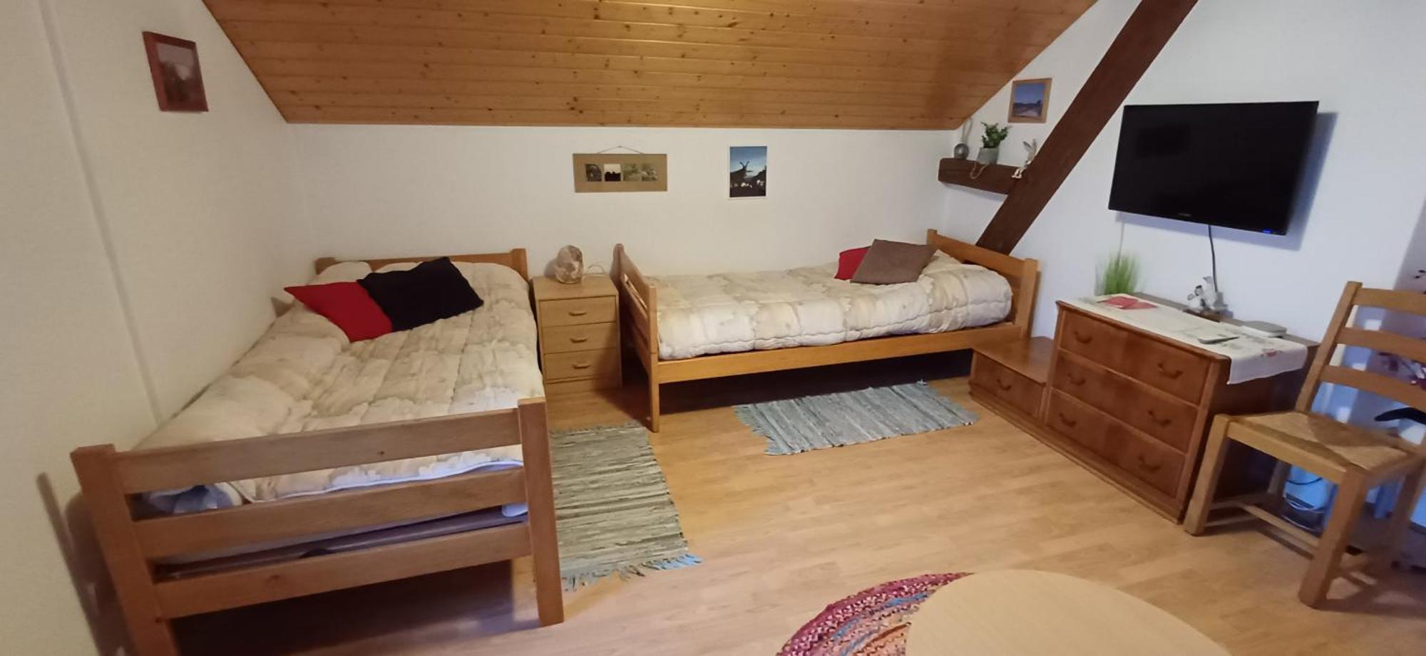 Halte Au Pied Du Creux Du Van Travers Esterno foto